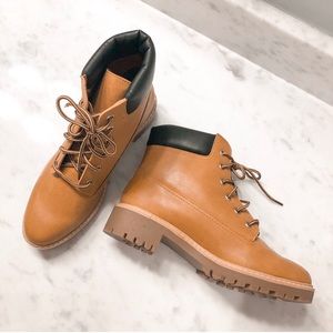 Utility boots